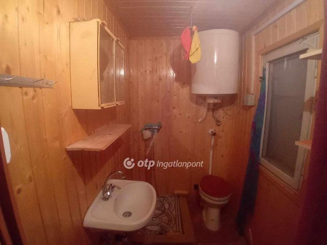 Eladó nyaraló, Tóalmáson 18.5 M Ft, 2+1 szobás