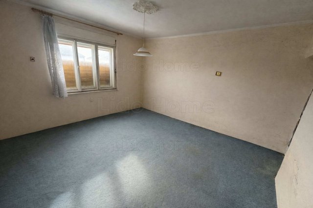 Eladó családi ház, Molnárin 15.7 M Ft, 4+1 szobás