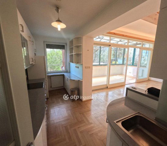 Eladó téglalakás, Budapesten, XII. kerületben 299 M Ft, 4 szobás