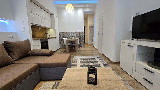 Eladó téglalakás, Budapesten, VII. kerületben 59.9 M Ft