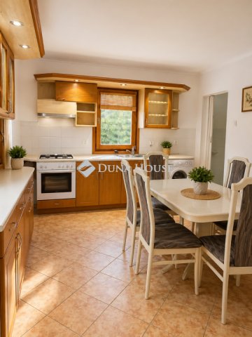 Eladó családi ház, Vácon, Présház utcában 91.7 M Ft, 3 szobás