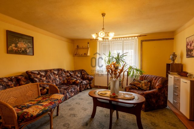 Eladó családi ház, Szabadbattyánban 50 M Ft, 4 szobás