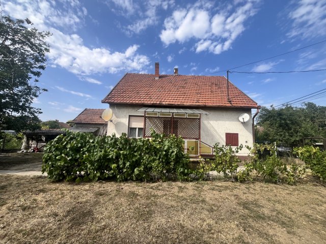Eladó családi ház, Sarkadon 14.99 M Ft, 2 szobás