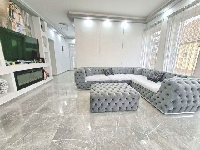 Eladó családi ház, Ercsiben 64 M Ft, 4 szobás