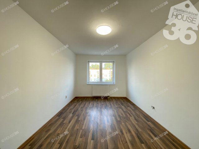 Eladó téglalakás, Táborfalván 26 M Ft, 2 szobás