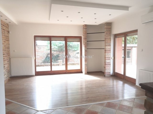 Eladó családi ház, Vecsésen 139.9 M Ft, 4+1 szobás