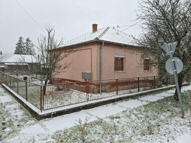 Eladó családi ház, Balassagyarmaton 54.9 M Ft, 3 szobás