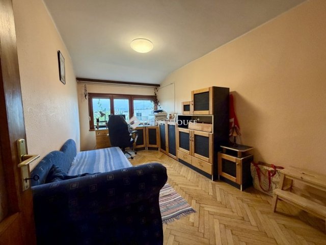 Eladó téglalakás, Veszprémben 116.9 M Ft, 5 szobás