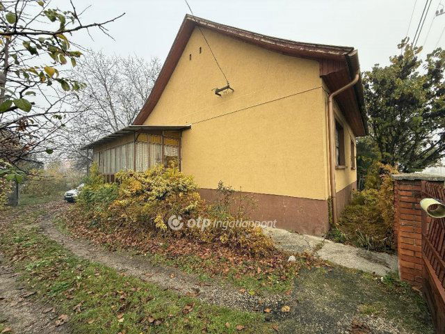 Eladó családi ház, Székesfehérvárott 69.9 M Ft, 3+1 szobás