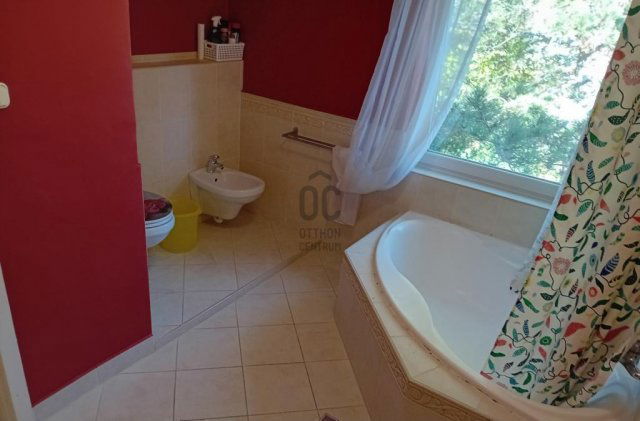 Eladó ikerház, Budapesten, II. kerületben 200 M Ft, 5 szobás