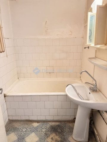 Eladó panellakás, Pécsett 31.9 M Ft, 2 szobás