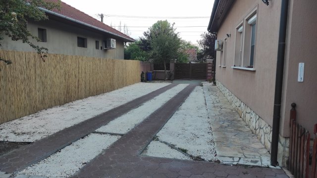 Eladó családi ház, Cegléden 124 M Ft, 7 szobás