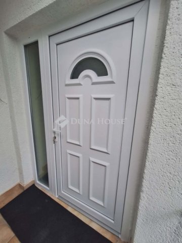 Kiadó iroda, Pécsett 250 E Ft / hó, 1 szobás
