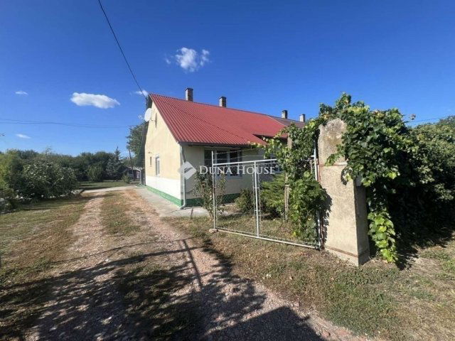 Eladó családi ház, Tiszaszigeten 45 M Ft, 2 szobás