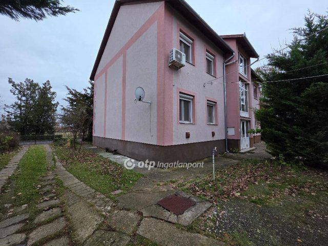 Eladó téglalakás, Hajdúszoboszlón 61.9 M Ft, 3 szobás