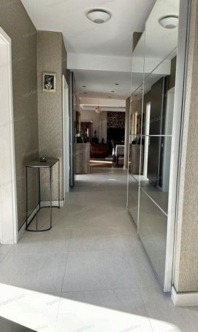 Eladó téglalakás, Kecskeméten 118 M Ft, 4 szobás