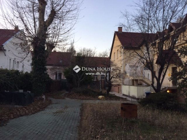 Eladó családi ház, Budapesten, X. kerületben 310 M Ft, 9 szobás