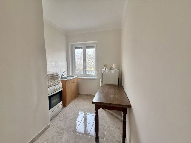 Eladó téglalakás, Komlón 19.5 M Ft, 2 szobás