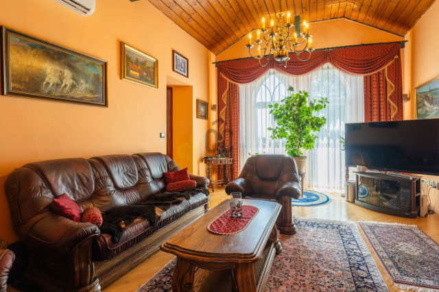 Eladó családi ház, Székesfehérvárott 285 M Ft, 6 szobás