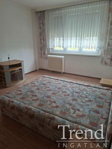 Eladó panellakás, Dunaújvárosban 31.5 M Ft, 2 szobás