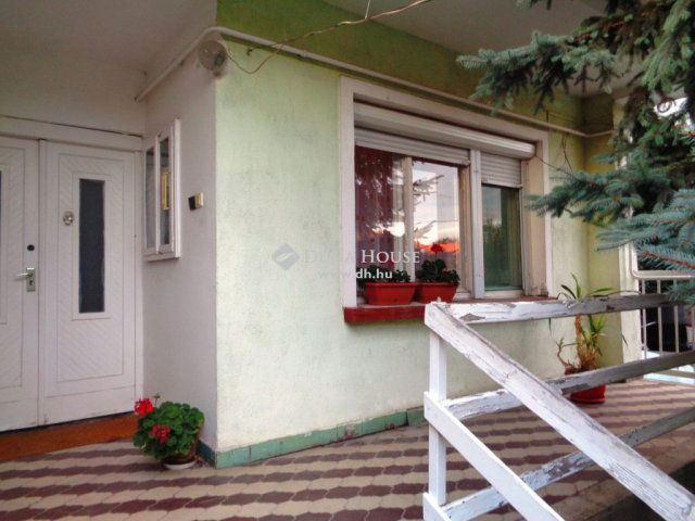 Eladó ikerház, Békéscsabán 27.9 M Ft, 4 szobás