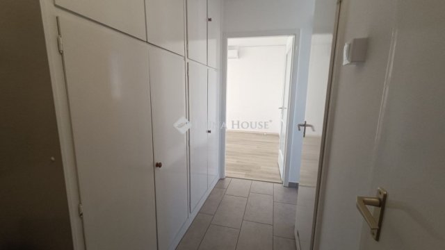 Eladó panellakás, Kecskeméten 45.9 M Ft, 2 szobás