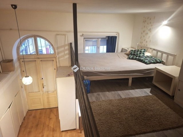 Eladó téglalakás, Budapesten, VII. kerületben 43.9 M Ft