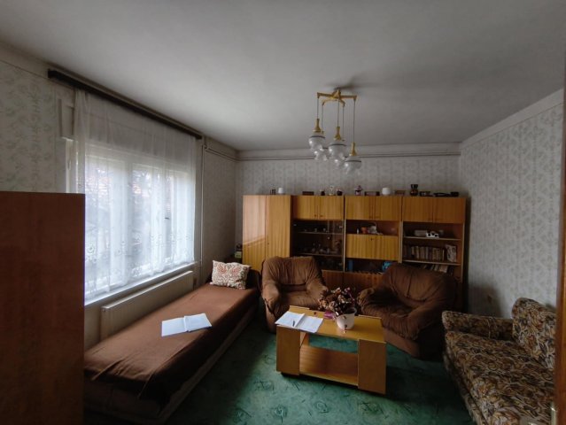 Eladó családi ház, Balatonfüreden 134.9 M Ft, 7 szobás