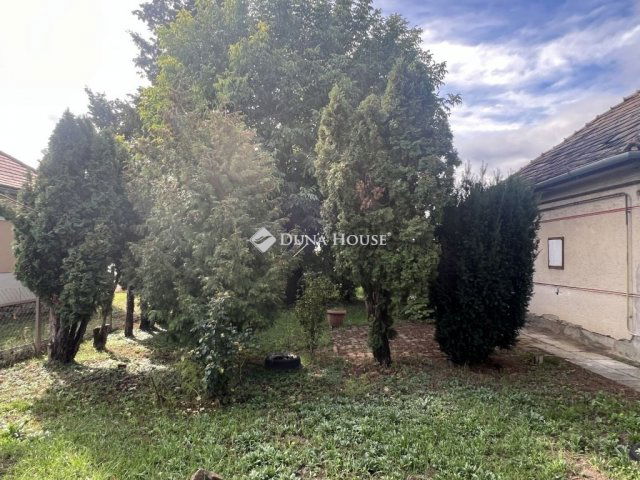 Eladó családi ház, Lepsényben 23.9 M Ft, 2 szobás