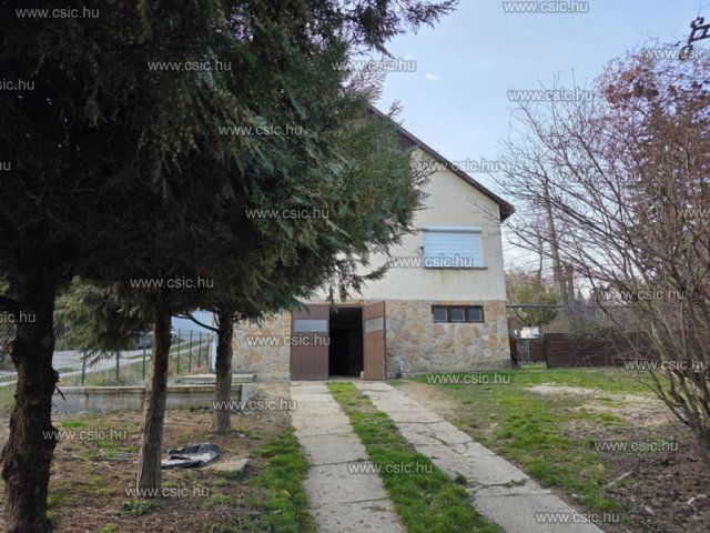 Eladó családi ház, Csobánkán 89.9 M Ft, 6 szobás