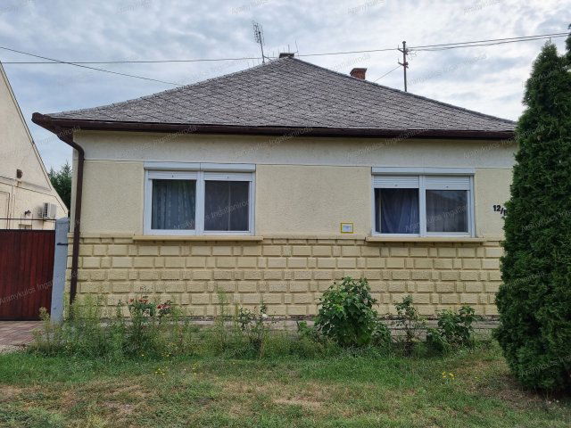 Eladó családi ház, Gyulán, Pósteleki utcában 41.99 M Ft