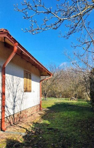 Eladó családi ház, Balatonakarattyán 180 M Ft, 3 szobás