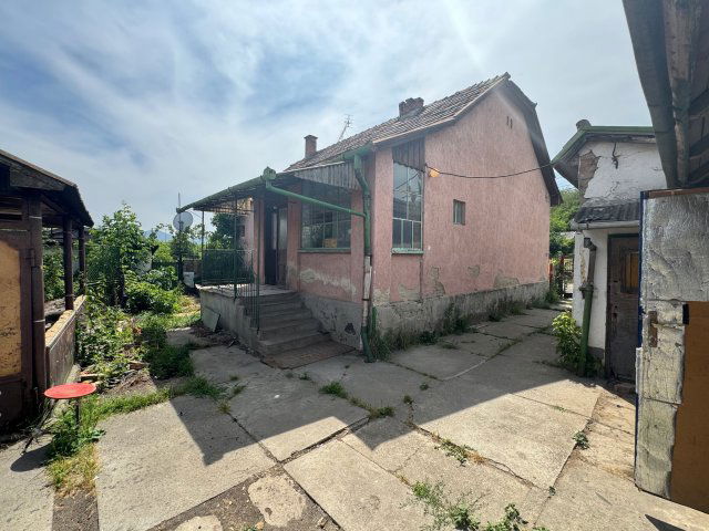 Eladó téglalakás, Bátonyterenyén 5.9 M Ft, 1+2 szobás