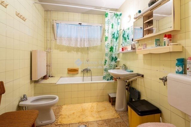 Eladó családi ház, Budapesten, II. kerületben 239.9 M Ft