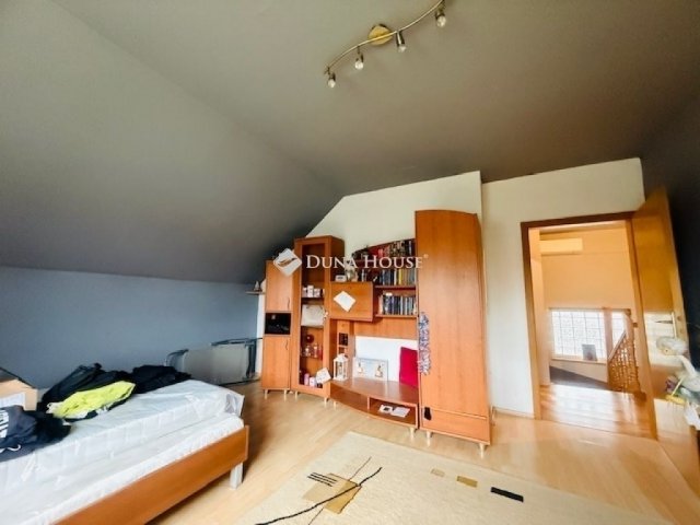 Eladó családi ház, Vecsésen 94.9 M Ft, 4 szobás