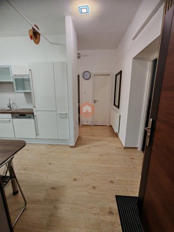 Kiadó téglalakás, albérlet, Pécsett 260 E Ft / hó, 2 szobás