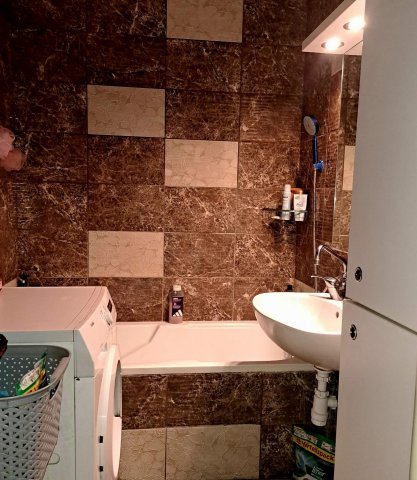 Eladó panellakás, Komlón, Cserma utcában 22.9 M Ft, 2 szobás