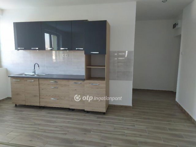 Eladó téglalakás, Verpeléten 24.5 M Ft, 1+1 szobás