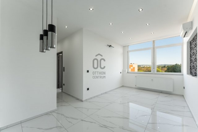 Eladó panellakás, Pétfürdőn 39.9 M Ft, 2 szobás