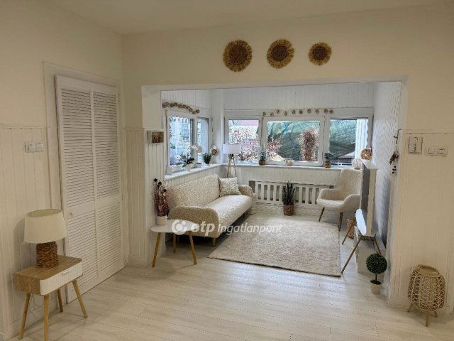 Eladó családi ház, Balatonbogláron 175 M Ft, 3 szobás