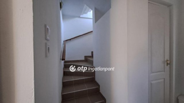 Eladó családi ház, Kecskeméten 85 M Ft, 6+1 szobás