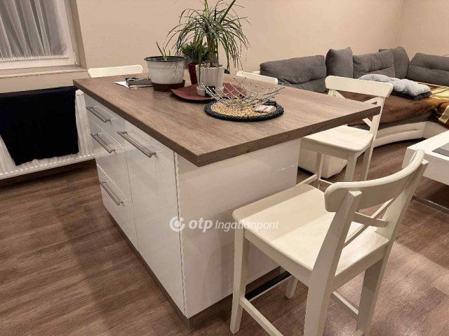 Eladó téglalakás, Egerben 69.9 M Ft, 2 szobás