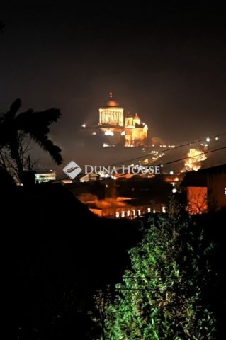 Eladó családi ház, Esztergomban 149.9 M Ft, 9 szobás