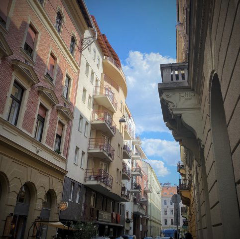 Kiadó téglalakás, albérlet, Budapesten, VI. kerületben
