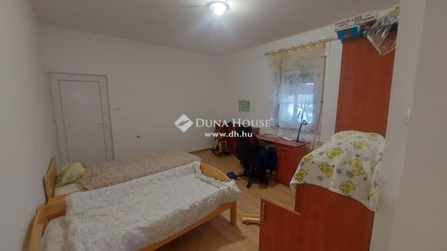 Eladó családi ház, Turán 45 M Ft, 3 szobás