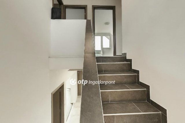 Eladó családi ház, Gyenesdiáson 139 M Ft, 4+1 szobás