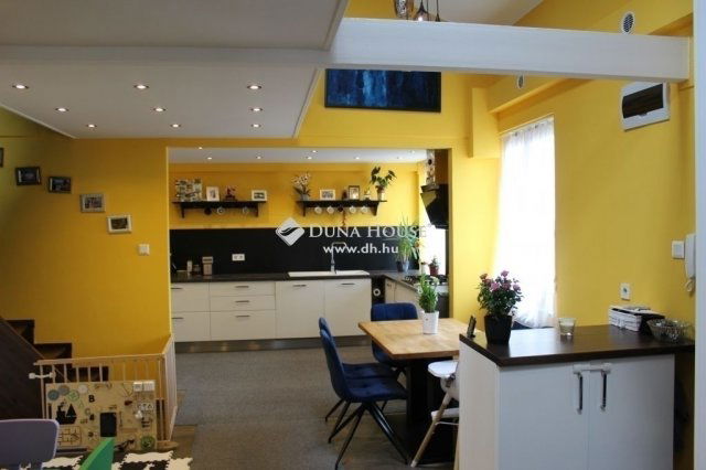 Eladó téglalakás, Budapesten, VIII. kerületben 93 M Ft, 3 szobás