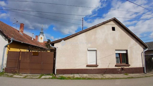 Eladó családi ház, Izsákon 15 M Ft, 3 szobás