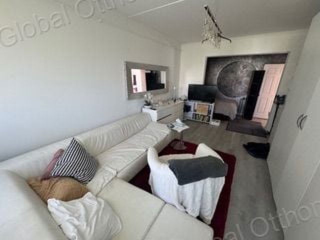 Eladó panellakás, Mosonmagyaróváron 42.5 M Ft, 2+1 szobás
