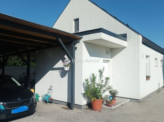 Eladó családi ház, Lepsényben 73.6 M Ft, 4 szobás